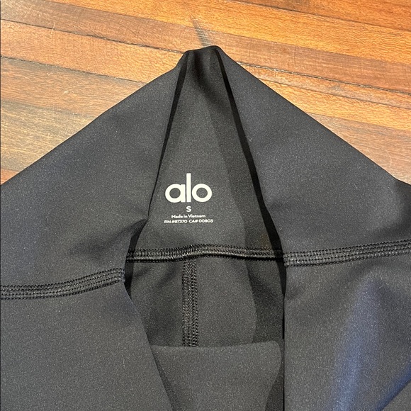 ALO leggings - Picture 2 of 4